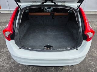 Volvo V60 Summum AWD Plug-In Hybrid Ice White 2.4 D5 158kW
