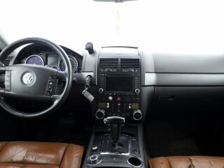 Volkswagen Touareg Highline ATM 2.5 TDI 128kW