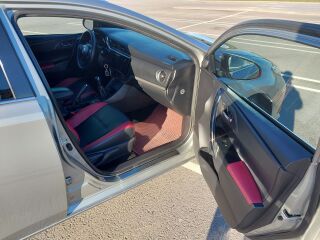 Toyota Auris 1.6 R4 16V 97kW
