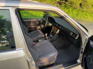 Mercedes-Benz E 200 2.0 87kW