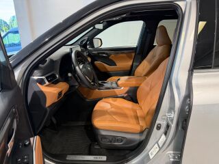 Toyota Highlander Premium 2.5 140кВ