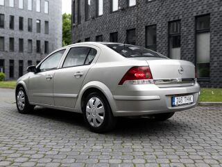 Opel Astra Comfortline 1.6 85kW