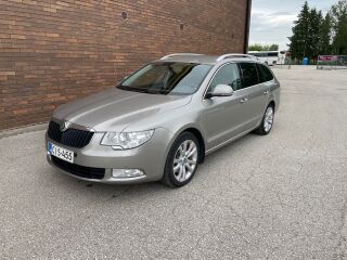 Skoda Superb 4 x 4 2.0 TDI 103кВ