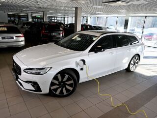 Volvo V90 AWD T6 H&K ULTRA DARK XENIUM INTELLI SAFE PRO 2.0 T6 Long range Plug-in 293kW