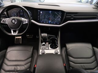 Volkswagen Touareg R-Line 4motion 3.0 210кВ