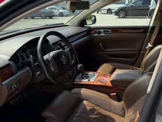 Volkswagen Phaeton 3.0 V6 TDI 176кВ