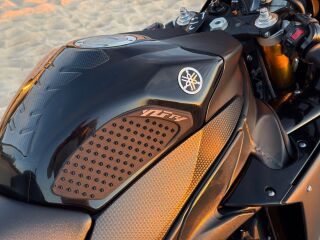 Yamaha YZF - R 1
