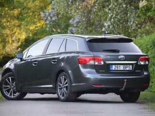 Toyota Avensis Facelift 2.0 D-CAT 91kW