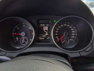 Volkswagen Golf 1.6 77кВ