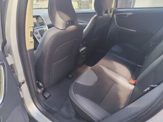 Volvo XC60 MOMENTUM 2.0 R5 D3 120kW