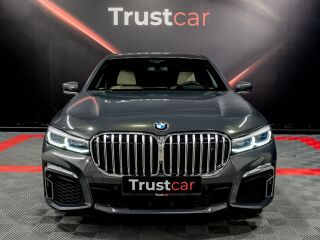BMW 750 xDrive M-Sportpakett 4.4 390kW