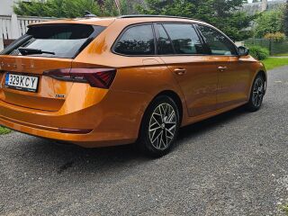 Skoda Octavia Combi Elegance 1.5 TSI mHybrid 110кВ