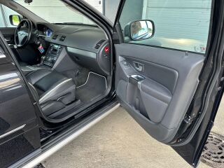 Volvo XC90 R Design 2.4 136кВ