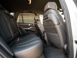 BMW X5 xDrive 30d Mild-Hybrid M Sport 3.0 210кВ