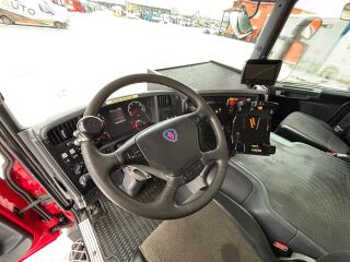 Scania P420 8x4*4 309kW