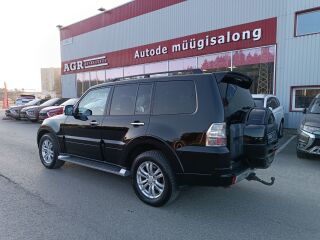 Mitsubishi Pajero Instyle Navi 4WD 3.2 DI-D 147kW