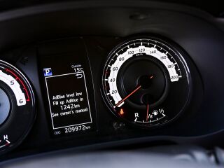 Toyota Hilux 2.4 110кВ