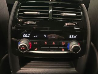 BMW 530 D xDRIVE Touring M-Sportpakett 3.0 210kW