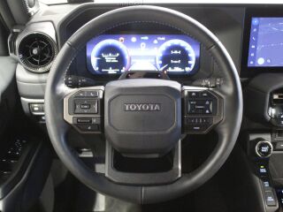 Toyota Land Cruiser Executive 4WD 2.8 151кВ