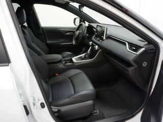 Toyota RAV4 Style + Technology Style pakett 2.5 131kW