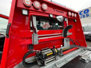 Iveco Daily 70C18H/P Tevor puksiirauto 3.0 129kW