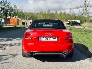 Audi S4 Cabriolet V8 RED 4.2 253kW