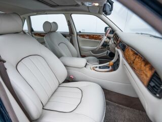 Jaguar XJ Daimler Long 4.0 V8 209kW
