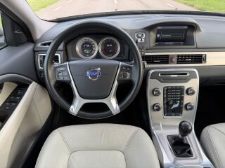 Volvo XC70 Summum 2.0 R5 D3 120кВ
