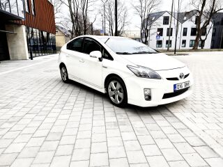 Toyota Prius 1.8 73kW