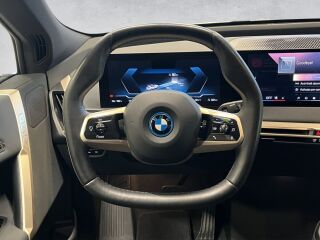 BMW iX xDrive 40 Sportpakett 240kW