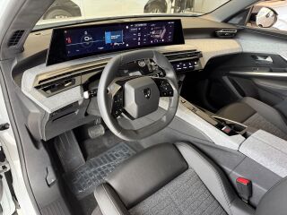 Peugeot 5008 Business 1.2 Hybrid 100кВ