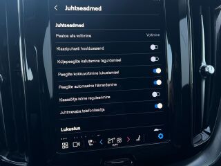 Volvo XC60 AWD Momentum Pro 2.0 B4 145kW