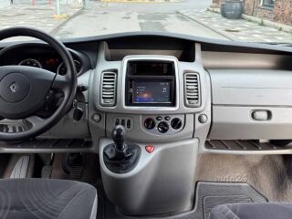 Renault Trafic Long passenger FAMILY 2.0 84кВ