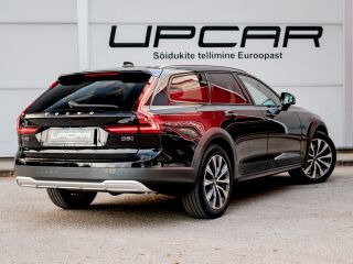 Volvo V90 Cross Country D5 AWD PRO 2.0 173кВ