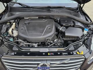 Volvo XC60 Momentum Onyx Black 2.0 D4 140кВ