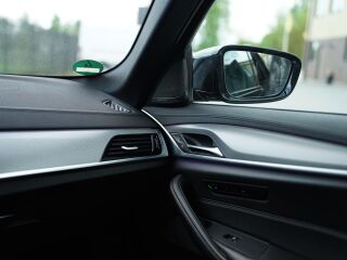 BMW 530 xDrive M-Sportpakett Shadowline 3.0 195кВ