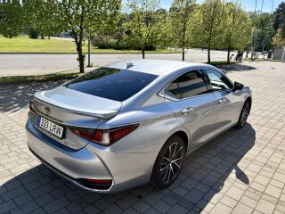 Lexus ES 300h Limited Edition 2.5 160kW