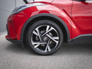 Toyota C-HR Hybrid Crossover Style 2.0 112kW