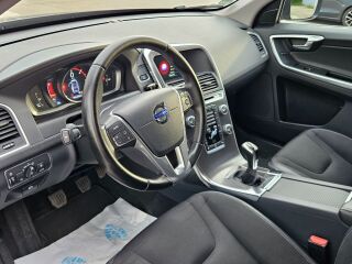 Volvo XC60 Momentum Onyx Black 2.0 D4 140кВ