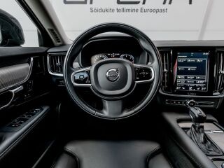Volvo V90 Cross Country D5 AWD PRO 2.0 173кВ