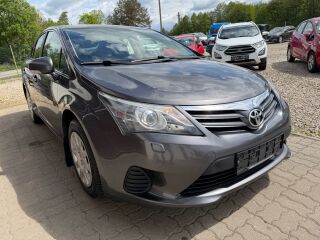 Toyota Avensis Linea Terra 1.6 97kW
