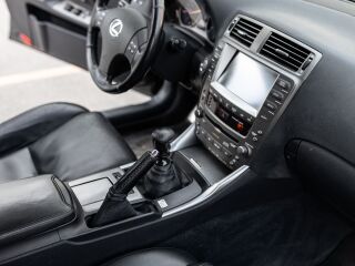 Lexus IS 220 s 2.2 130kW