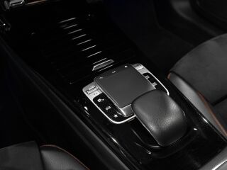 Mercedes-Benz CLA 180 AMG Line 1.4 100kW