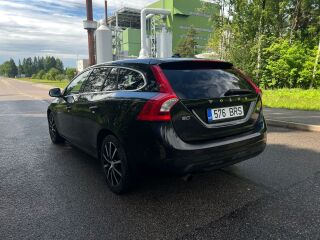 Volvo V60 Momentum 2.0 R5 D3 120kW