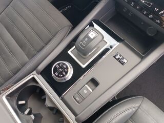 Mitsubishi Outlander Intense Plus 4WD 2.4 PHEV 225kW