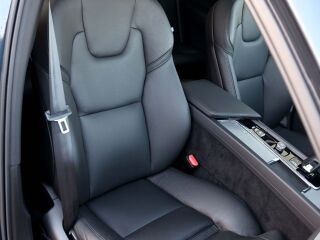 Volvo XC60 AWD T6 H&K BRIGHT PLUS XENIUM PRO INTELLI SAF 2.0 T6 Long Range Plug-in 293kW
