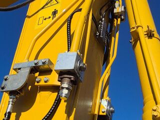 Komatsu PC170LC-11 90kW