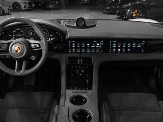 Porsche Taycan GTS 440кВ
