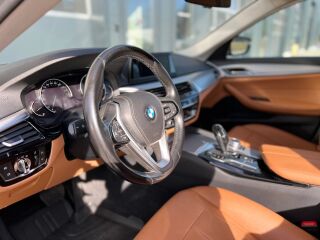 BMW 530 xDrive Touring Individual 3.0 195kW