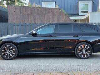 Mercedes-Benz E 300 de T EQ NIGHT PACK AVANTGARDE 2.0 225kW